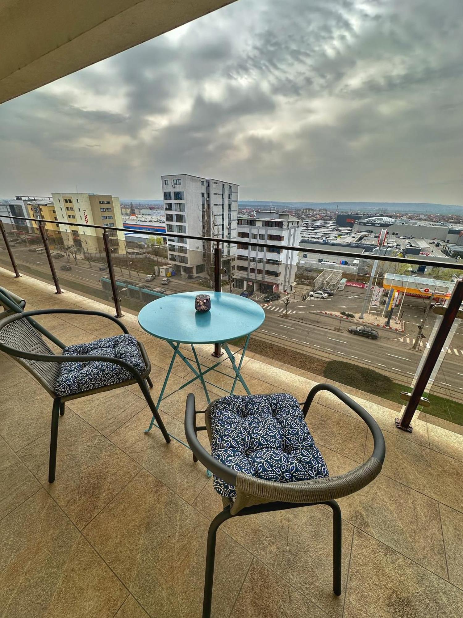 Fancy Apartament Promenada Balcon Panoramic, Parcare, Incalzire Pardoseala, Self Check In Craiova Exterior foto